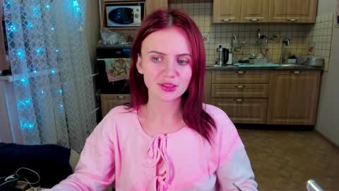 Snapshot of nicky_weekends chatting on December 22, 6:04 pm Nicky Weekends online show from December 22, 6:04 pm