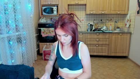 Snapshot of nicky_weekends chatting on December 24, 12:11 pm Nicky Weekends online show from December 24, 12:11 pm