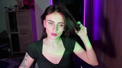 Snapshot of nicky_weekends chatting on January 27, 1:37 am Nicky Weekends online show from January 27, 1:37 am