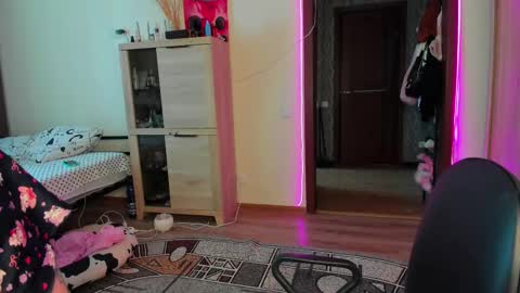 Snapshot of nicky_weekends chatting on February 9, 8:33 am Nicky Weekends online show from February 9, 8:33 am