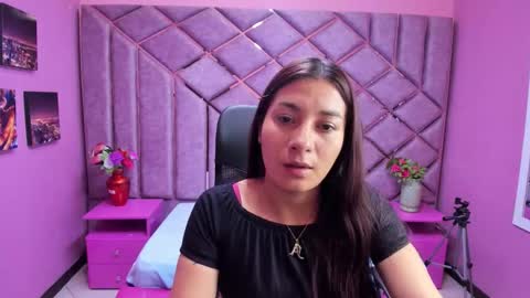 Snapshot of nickymiler chatting on November 10, 12:37 pm Nicky Miler online show from November 10, 12:37 pm