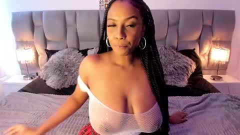 Snapshot of nickytouse chatting on December 10, 9:54 pm Nicky online show from December 10, 9:54 pm