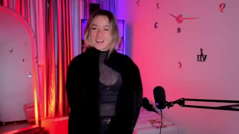 Snapshot of nickywindsor chatting on May 14, 10:05 pm Nicky online show from May 14, 10:05 pm