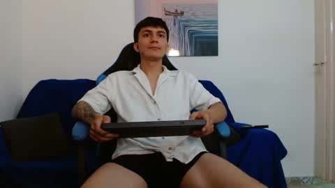 Snapshot of nico_bellini chatting on June 17, 6:42 pm Nico online show from June 17, 6:42 pm