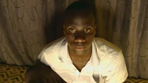 Snapshot of nico_dez chatting on March 26, 10:43 am Mailo and naysa online show from March 26, 10:43 am