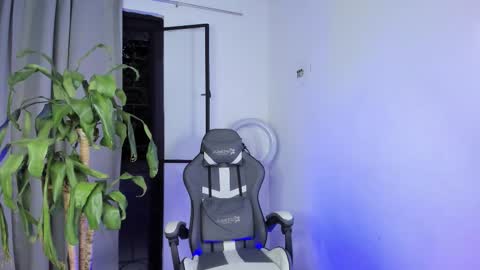 Nico  online show from March 11, 11:00 pm