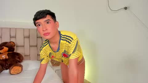 Snapshot of nicocute_ chatting on June 17, 7:04 pm NICOLAS online show from June 17, 7:04 pm