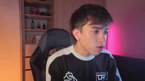 Nicolas online show from November 11, 11:05 pm