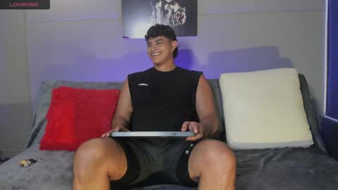 nicol_and_thiago_212 online show from May 2, 9:31 pm