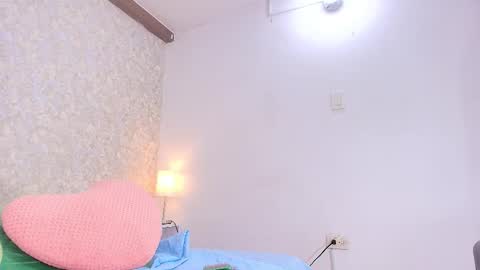 Snapshot of nicol_ferrer chatting on October 30, 7:14 pm Nicol online show from October 30, 7:14 pm