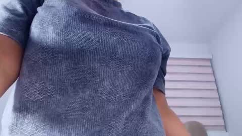 Snapshot of nicol_ferrer chatting on January 8, 2:58 am Nicol online show from January 8, 2:58 am