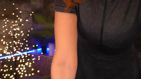 Nicol Moonn online show from December 21, 6:42 am