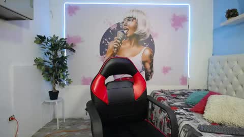 Snapshot of nicol_ross19 chatting on May 17, 3:04 am nicol_ross19 online show from May 17, 3:04 am