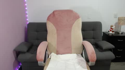 nicole Storm online show from November 23, 11:04 pm