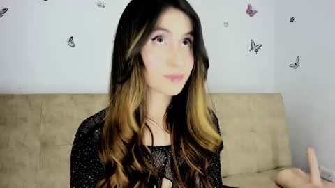 Snapshot of nicol_swift_ chatting on December 16, 2:47 am Nicol online show from December 16, 2:47 am