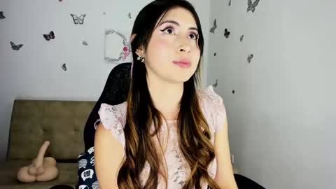 Snapshot of nicol_swift_ chatting on January 19, 2:04 am Nicol online show from January 19, 2:04 am