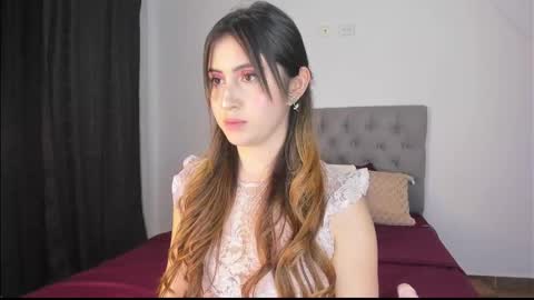 Snapshot of nicol_swift_ chatting on February 6, 12:00 am Nicol online show from February 6, 12:00 am