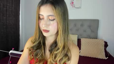 Snapshot of nicol_swift_ chatting on October 10, 10:09 pm Nicol online show from October 10, 10:09 pm