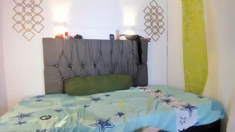 Snapshot of nicol_transgirl chatting on February 23, 3:45 am Nicol online show from February 23, 3:45 am
