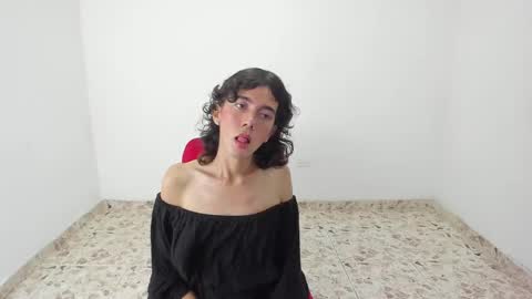 Snapshot of nicol_transgirl chatting on February 26, 7:31 am Nicol online show from February 26, 7:31 am