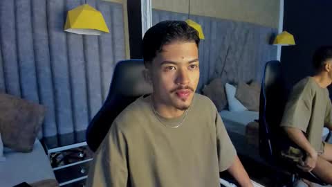 Snapshot of nicolaikarav chatting on December 1, 11:59 am Nicolai online show from December 1, 11:59 am