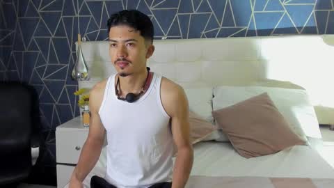 Snapshot of nicolaikarav chatting on December 5, 12:03 pm Nicolai online show from December 5, 12:03 pm