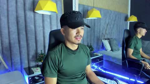 Snapshot of nicolaikarav chatting on December 14, 12:43 pm Nicolai online show from December 14, 12:43 pm