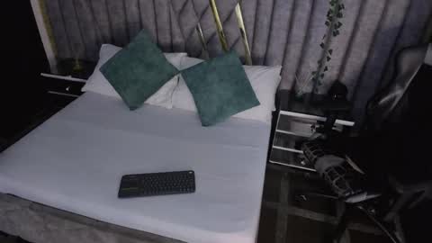 Nicolai online show from May 19, 12:00 pm