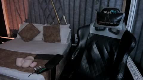 Snapshot of nicolaikarav chatting on July 18, 12:53 pm Nicolai online show from July 18, 12:53 pm