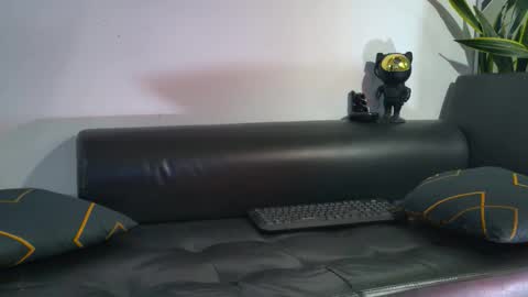 Nicolas online show from November 18, 10:03 pm