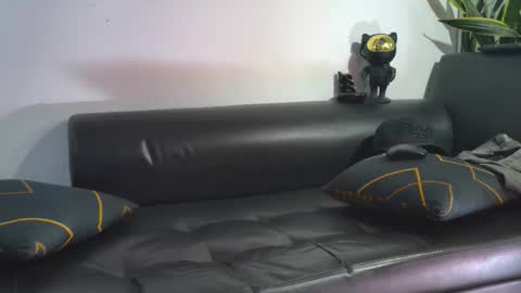 Nicolas online show from November 19, 8:53 pm