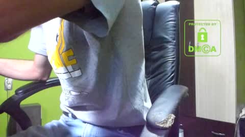 Snapshot of nicolasguy chatting on November 19, 6:02 am L. Nicolas online show from November 19, 6:02 am