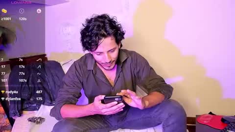 nicolasrodrii online show from December 17, 5:18 am