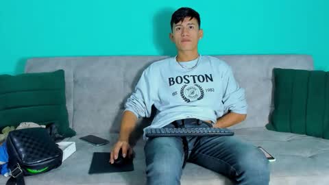 nicolastorres__ online show from October 23, 8:24 am