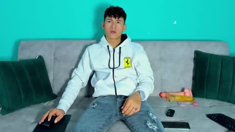 nicolastorres__ online show from November 24, 7:41 am