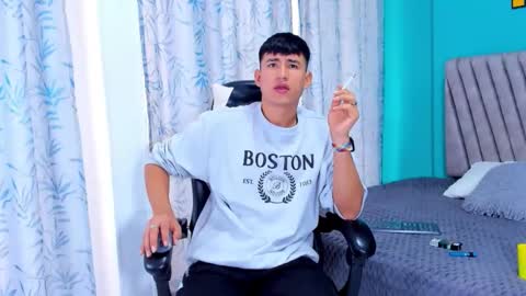 nicolastorres__ online show from February 7, 8:12 pm