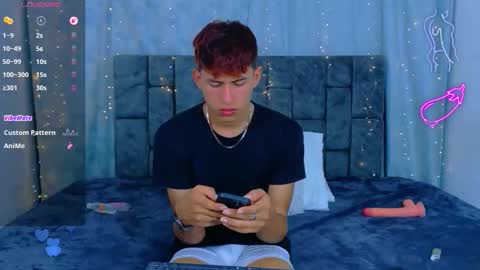 nicolastorres__ online show from April 7, 10:53 pm