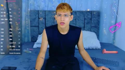 nicolastorres__ online show from April 28, 2:10 am