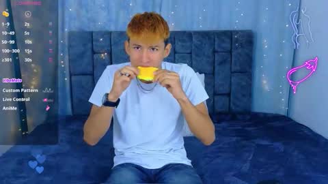nicolastorres__ online show from April 30, 5:14 am