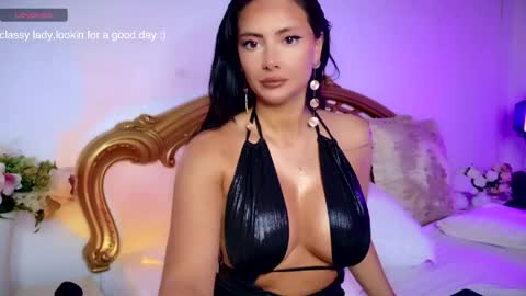 nicole online show from April 25, 7:00 pm