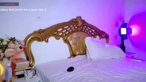 nicole online show from May 1, 6:12 pm