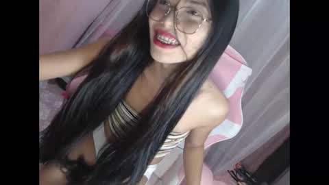 Snapshot of nicole_ashley69 chatting on January 6, 12:42 pm nicole_ashley69 online show from January 6, 12:42 pm