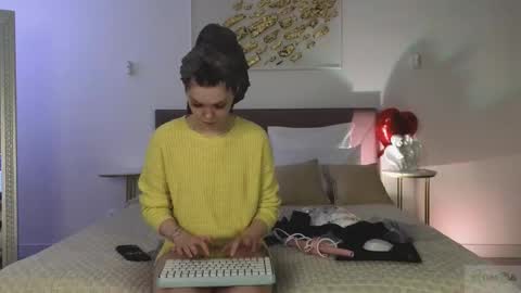 Nicole online show from March 1, 8:55 pm