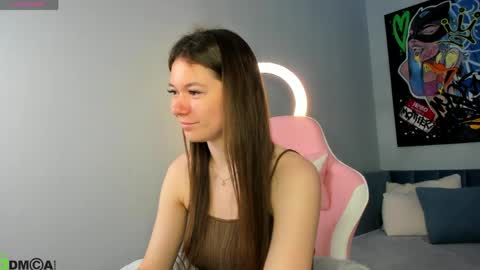 Snapshot of nicole_charm chatting on June 8, 11:49 pm GMT7TueWedThSu 0300am-0900am. Sa 1000am-0400pm online show from June 8, 11:49 pm