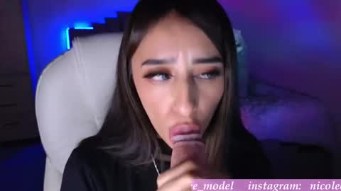 Nicole online show from December 5, 6:11 am