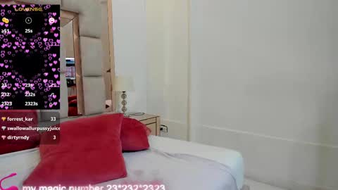 nicole_fisherr online show from February 18, 8:05 am