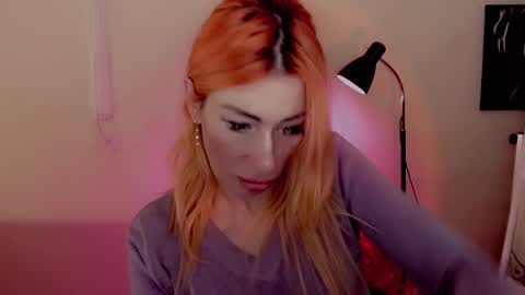 Snapshot of nicole_g0ld_ chatting on December 23, 7:38 am Nicole online show from December 23, 7:38 am