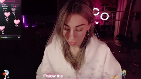 Snapshot of nicole_g0ld_ chatting on February 28, 11:50 pm Nicole online show from February 28, 11:50 pm