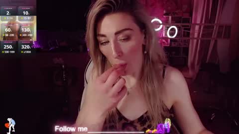 Nicole online show from April 26, 5:32 pm