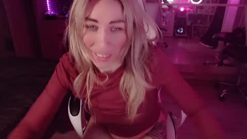 Nicole online show from May 4, 11:34 pm